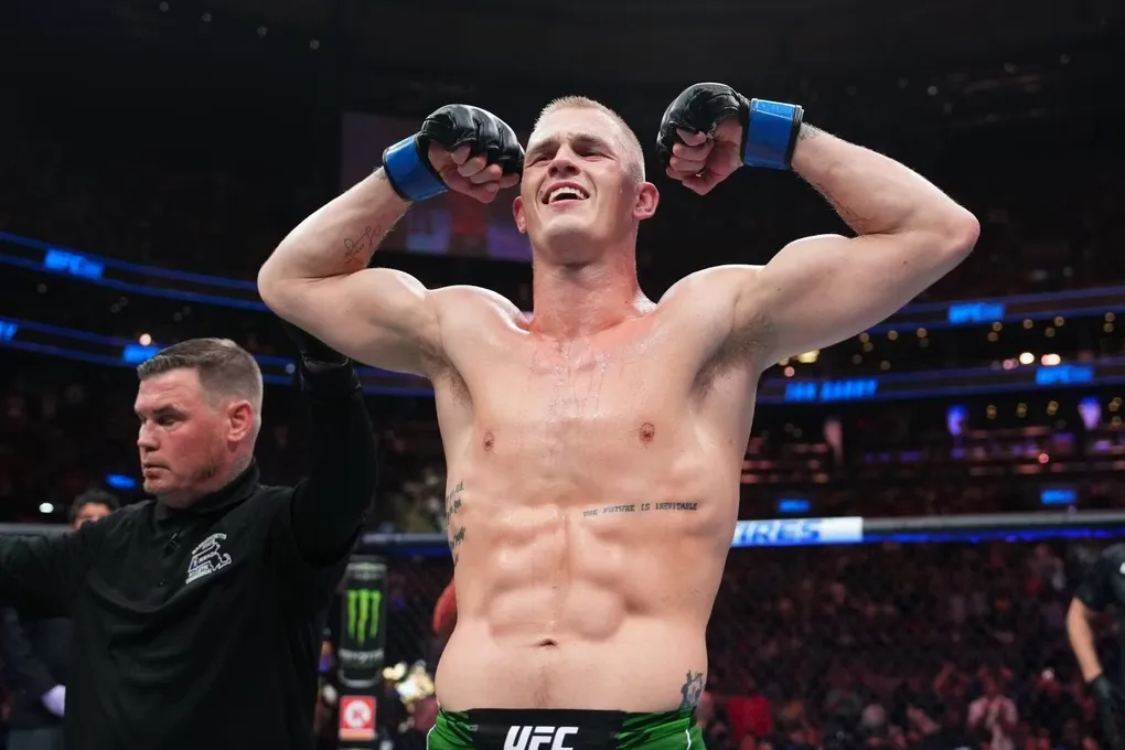 Король кринжа в UFC: мечтал стать новым Конором, а теперь живет вместе с бывшим своей жены, взяв ее фамилию