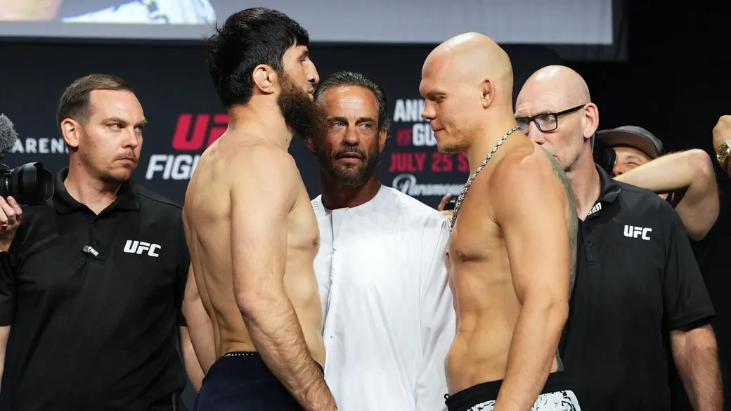 Замучил Гуськова и зрителей: Анкалаев досрочно победил Гуськова на UFC Абу-Даби под свист толпы