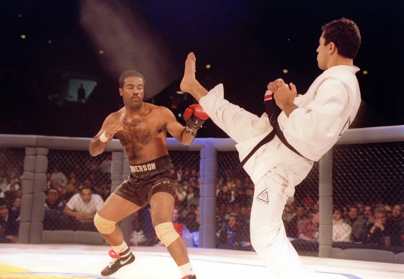 Первый турнир UFC
