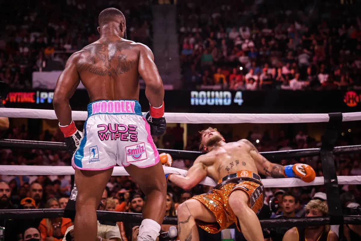 Тайрон Вудли – Джейк Пол
