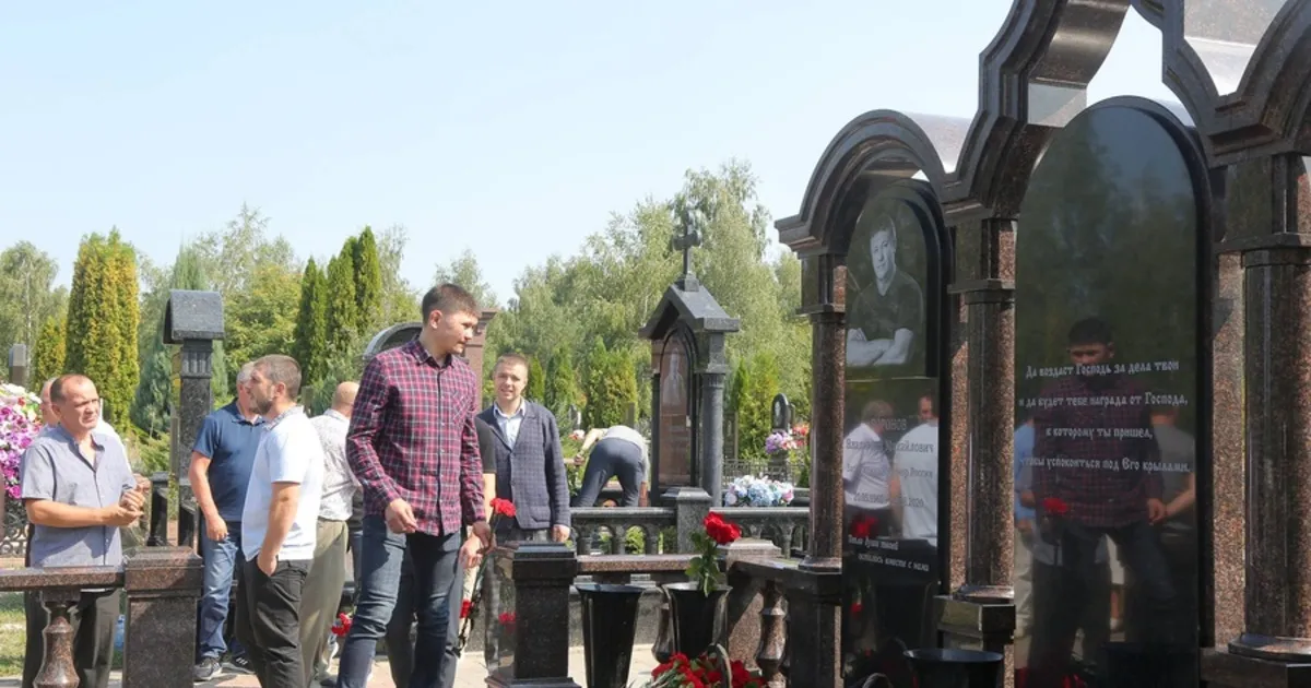 Памятник Владимиру Воронову
