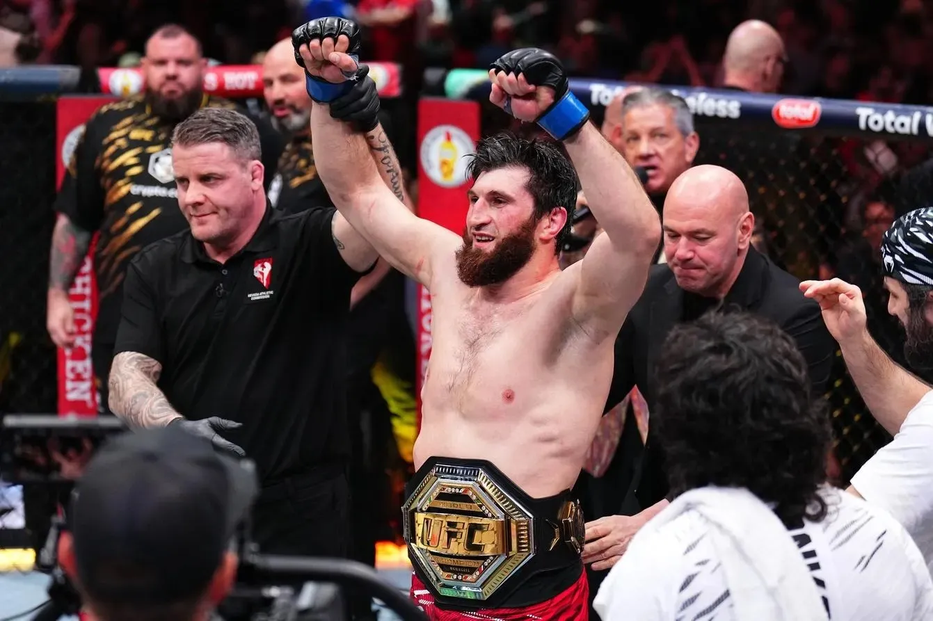 Магомед Анкалаев – новый чемпион полутяжелого веса UFC