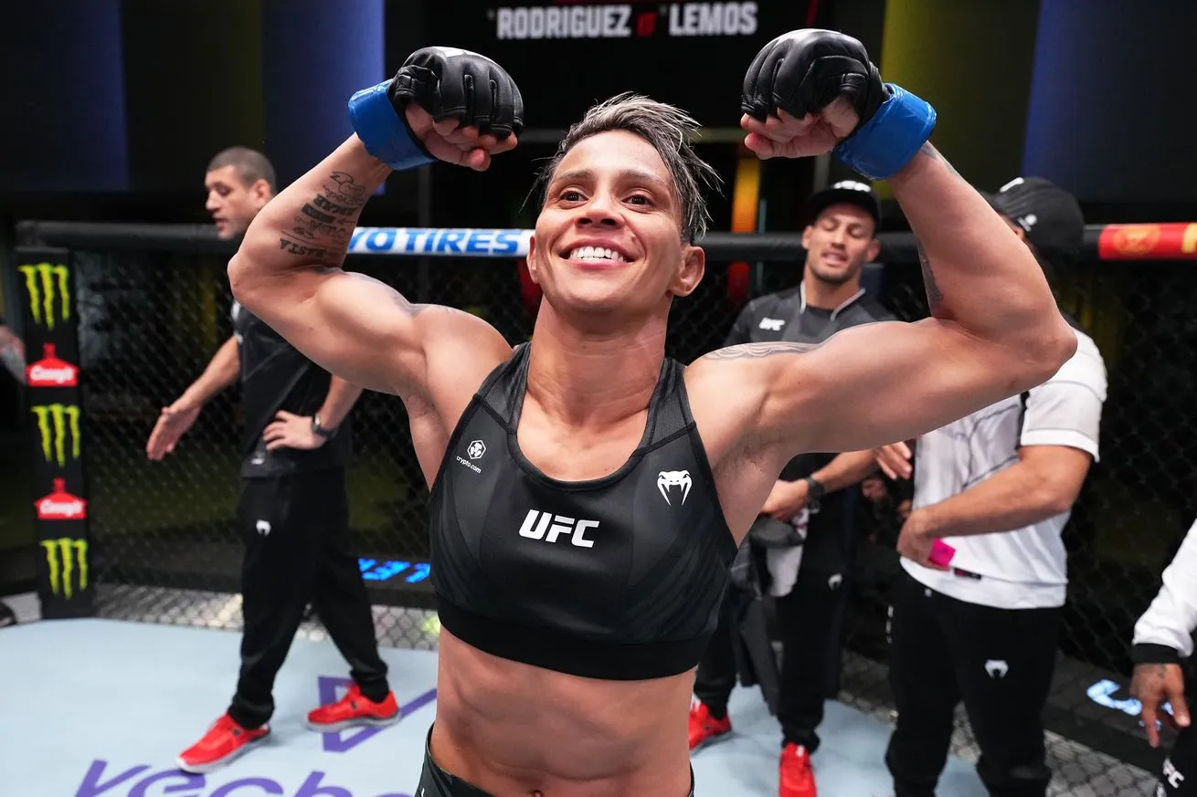Аманда Лемос