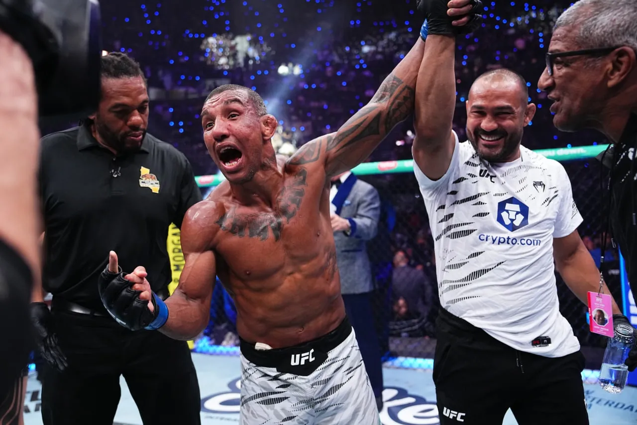 Раони Барселос – автор еще одного громкого апсета на UFC 311