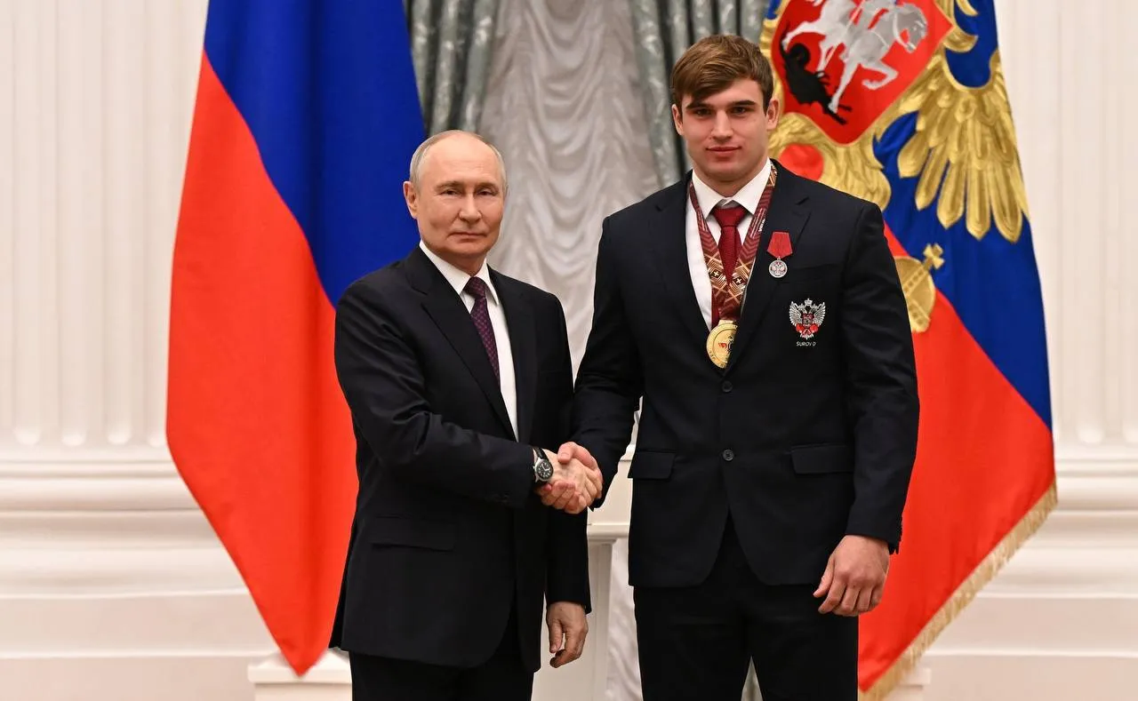 Владимир Путин и Давид Суров