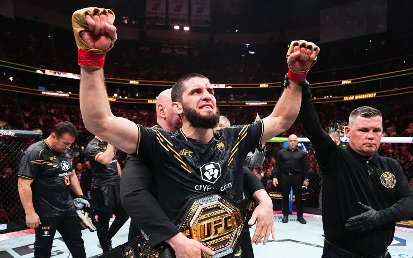 Победив Дастина Порье, Махачев повторил рекорд UFC по количеству защит титула в легком весе