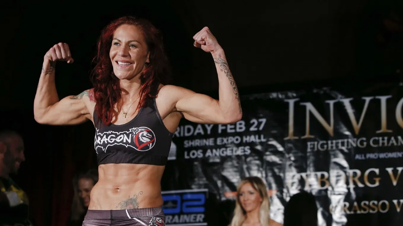 Крис Сайборг в Invicta FC