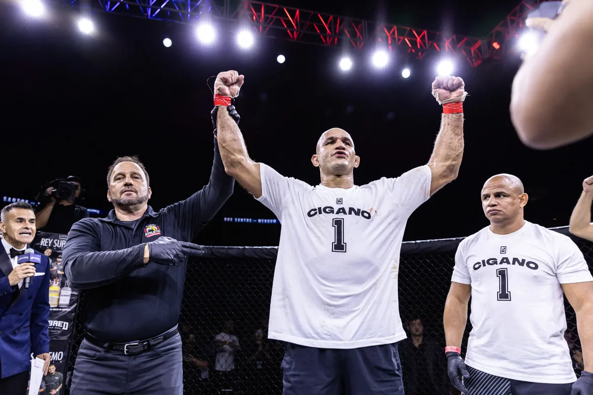 Джуниор дос Сантос стал чемпионом Gamebred Bareknuckle MMA