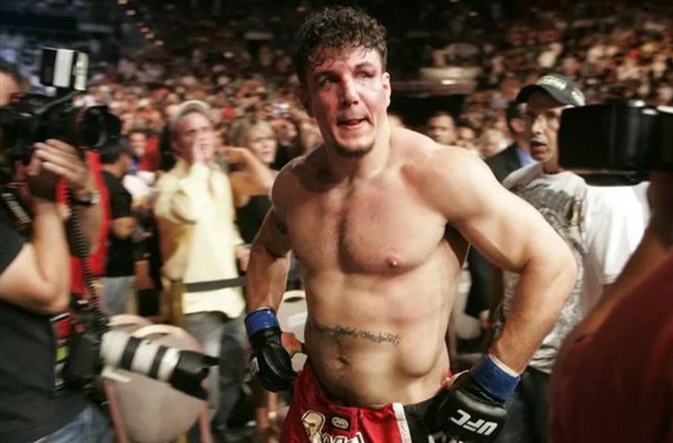 На UFC 100 Мир потерял чемпионский титул
