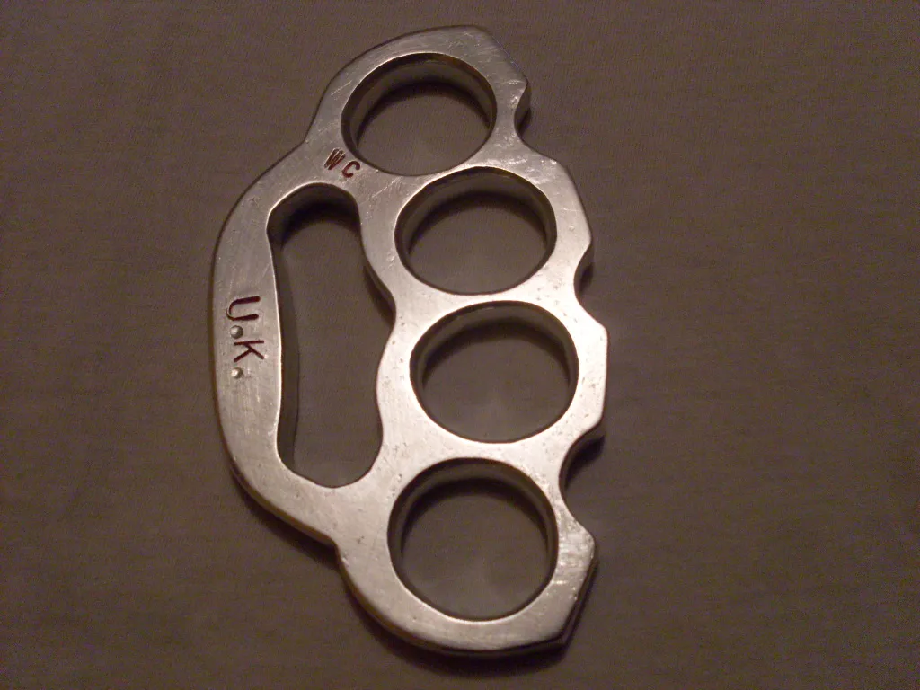 Кастет1