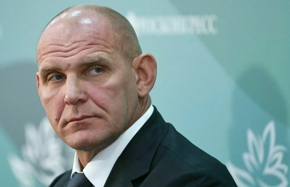 Александр Карелин