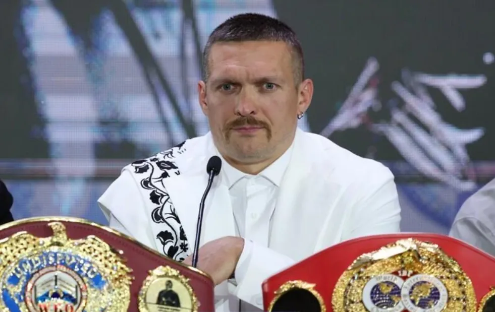 Александр Усик