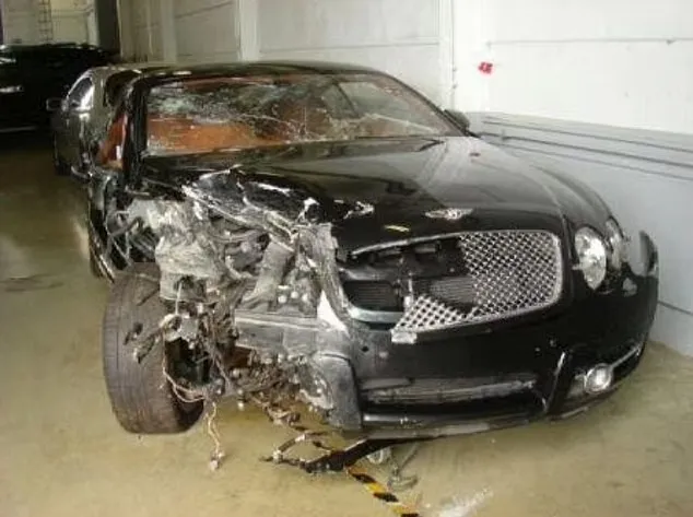Разбитый Bentley Джона Джонса