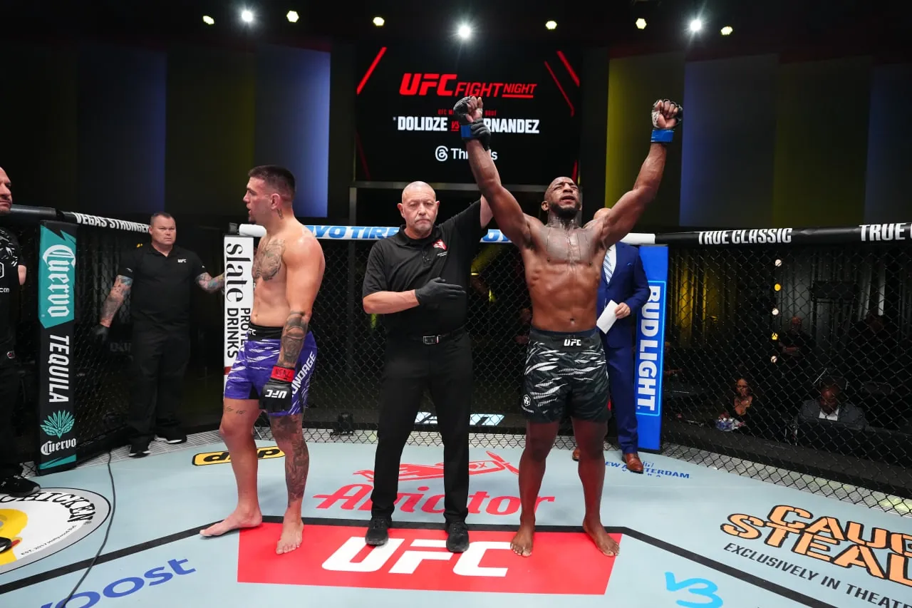 Эрик МакКонико победил Коди Брандэйджа и это его первая победа в UFC