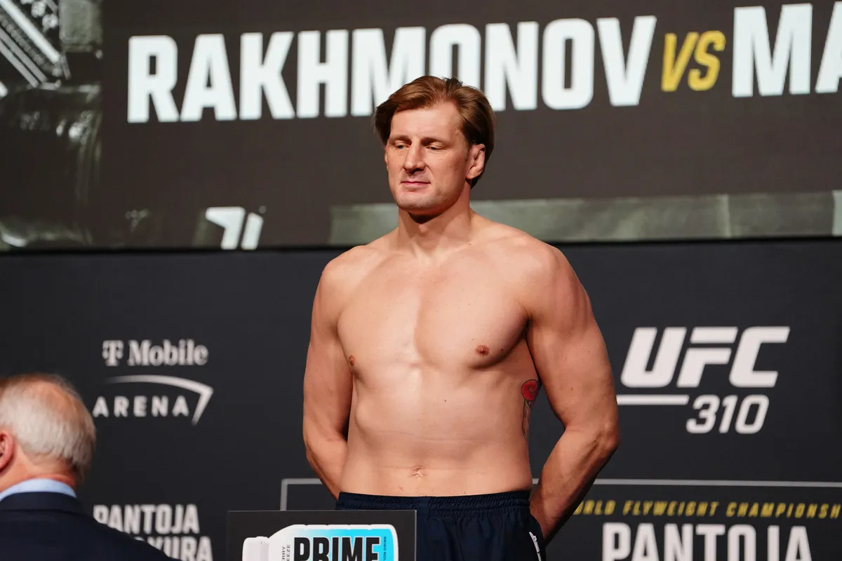 Александр Волков