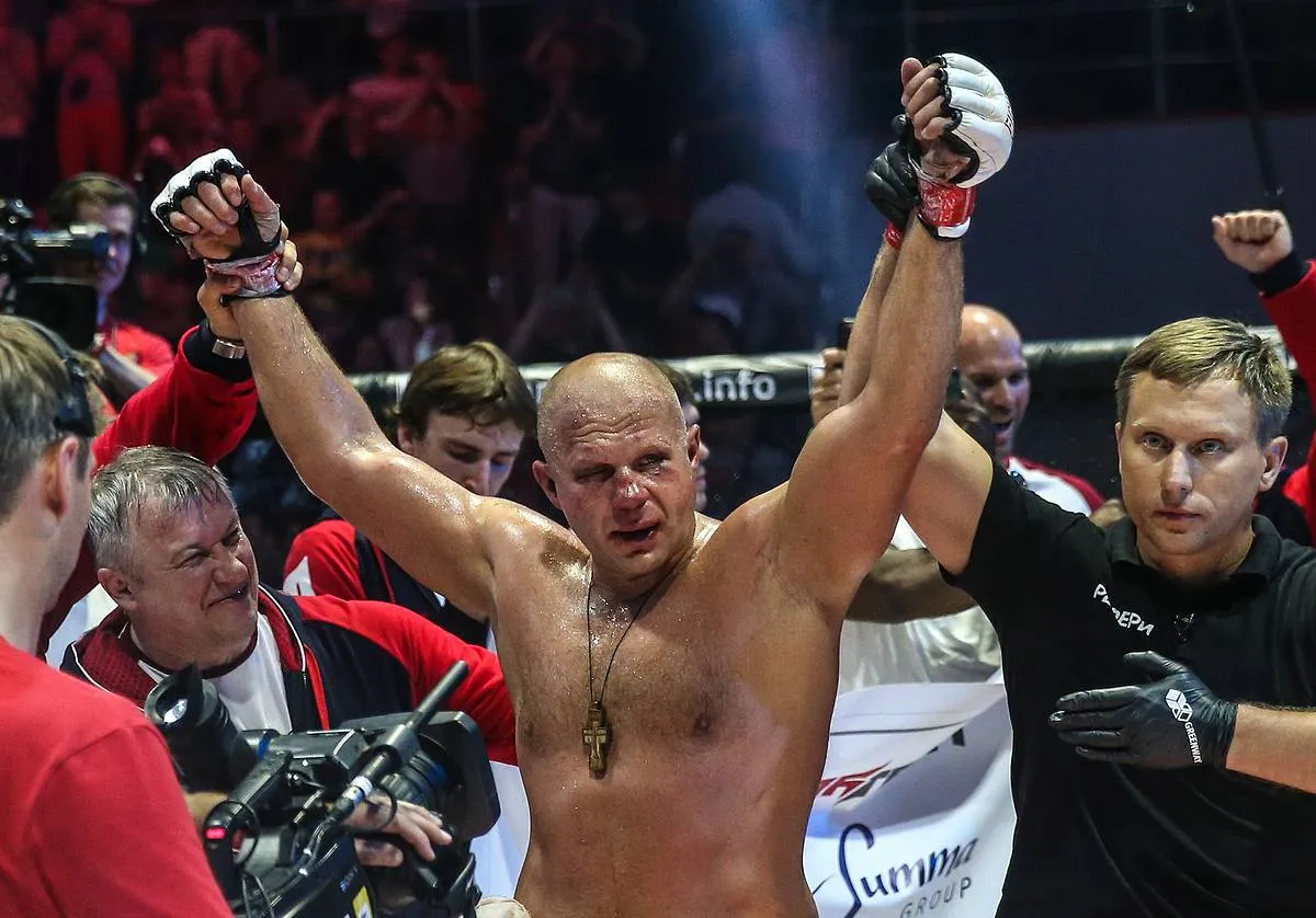 Бой Емельяненко в Fight Nights. Бразилец Фабио Мальдонадо чуть не нокаутировал россиянина в первом раунде, но в итоге проиграл по очкам