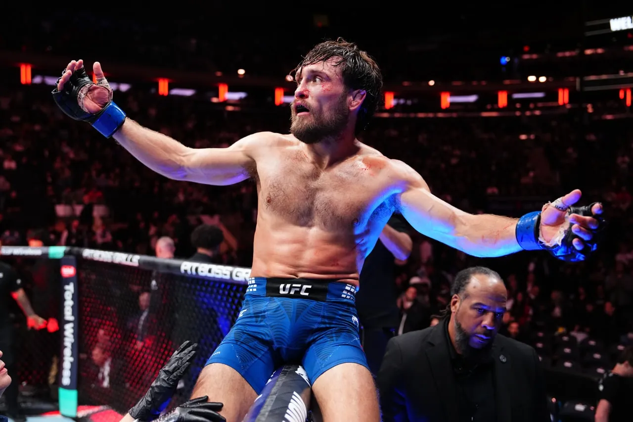 Этин Юуин сотворил сенсацию на UFC 322