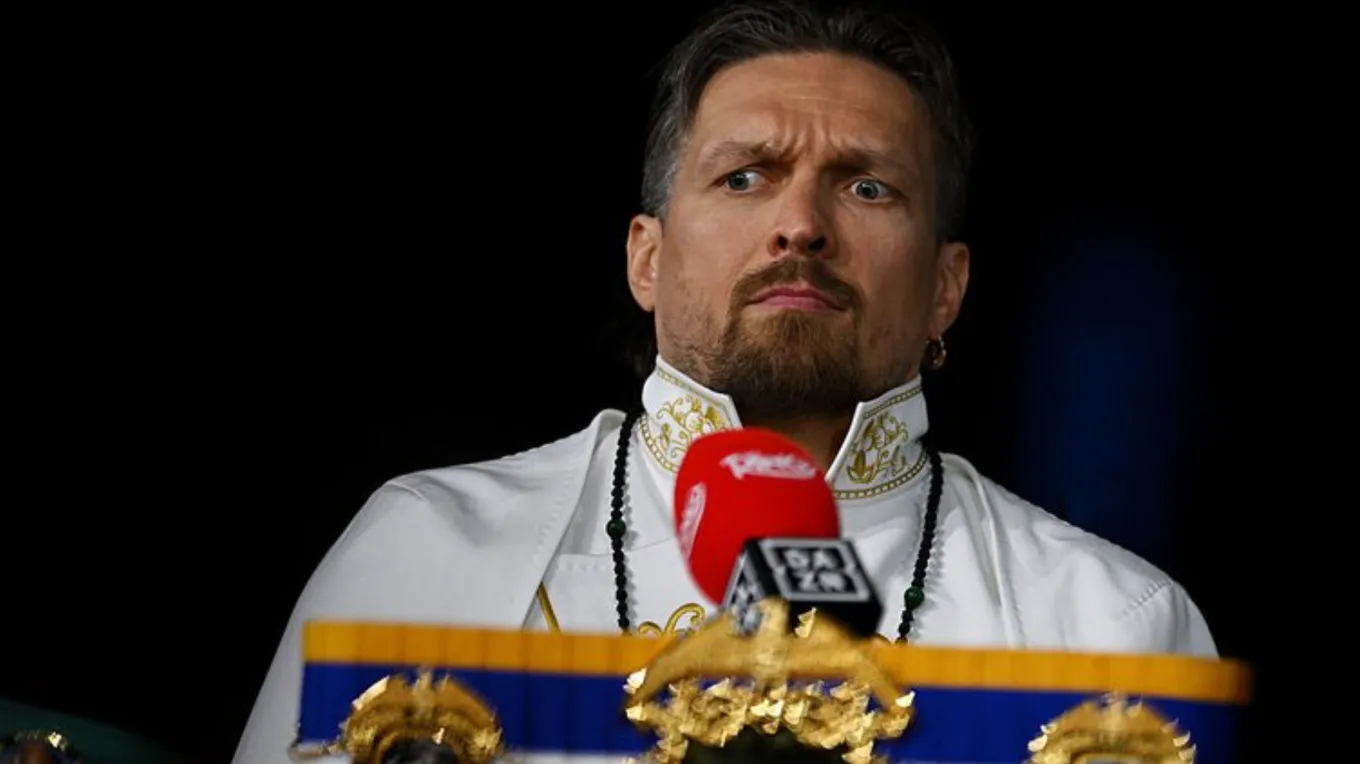 Александр Усик