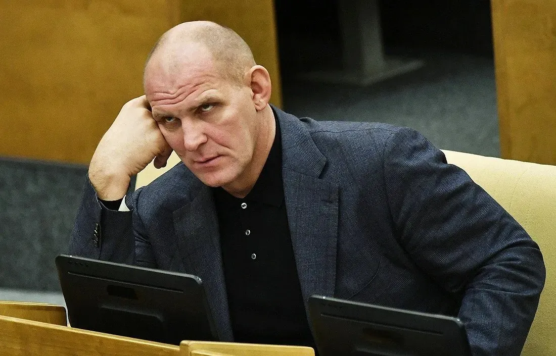 Александр Карелин