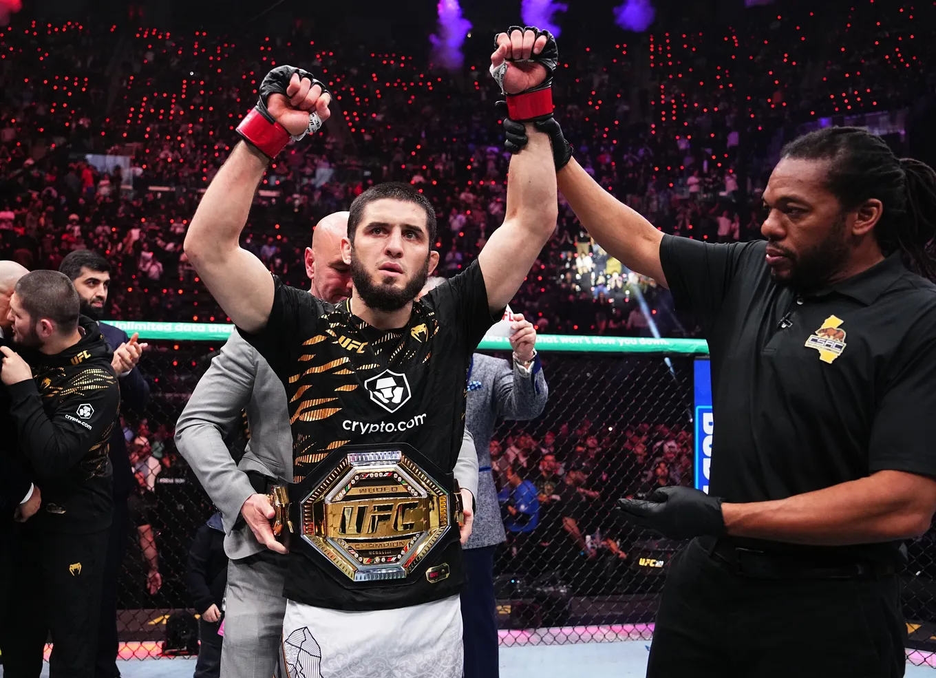 Ислам Махачев возглавляет рейтинг UFC вне зависимости от весовых категорий