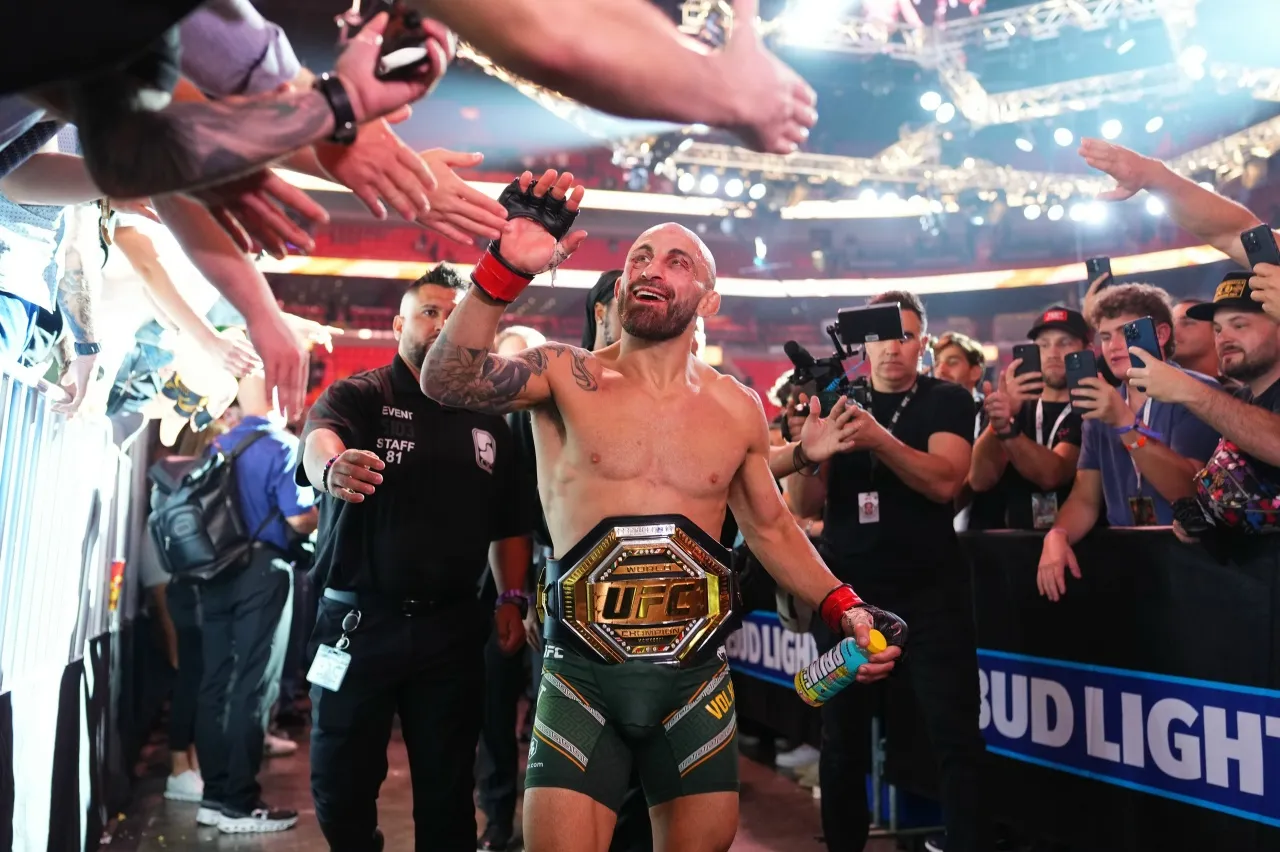 Алекс Волкановски