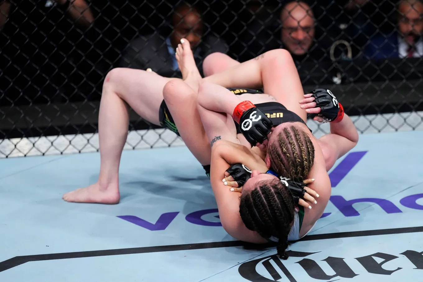 Алекса Грассо победила Валентину Шевченко на турнире UFC 285