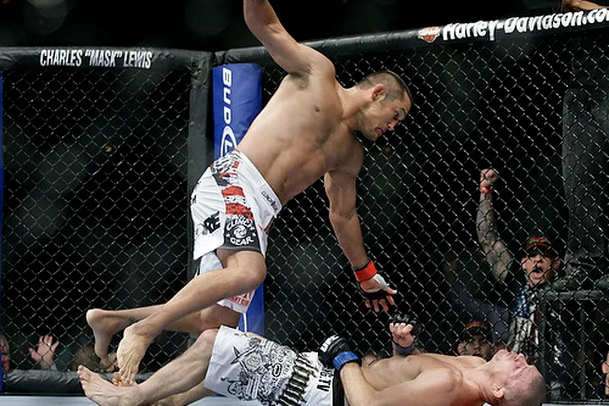 На UFC 100 Хендерсон сокрушил Биспинга