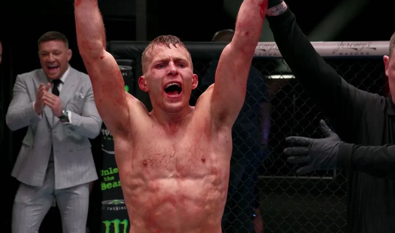 Брэд Катона вышел в финал TUF 31, одержав спорную победу