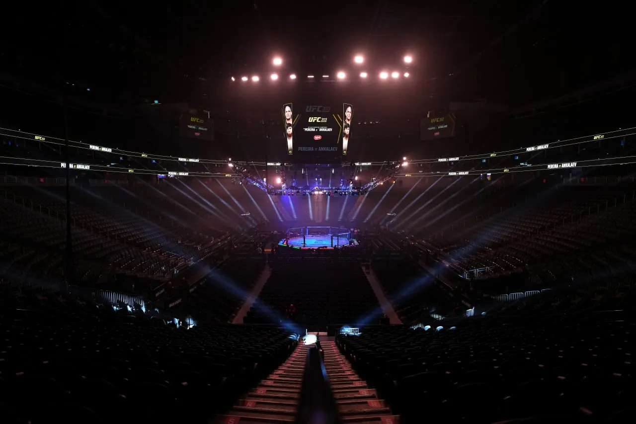 Арена T-Mobile готова к UFC 313