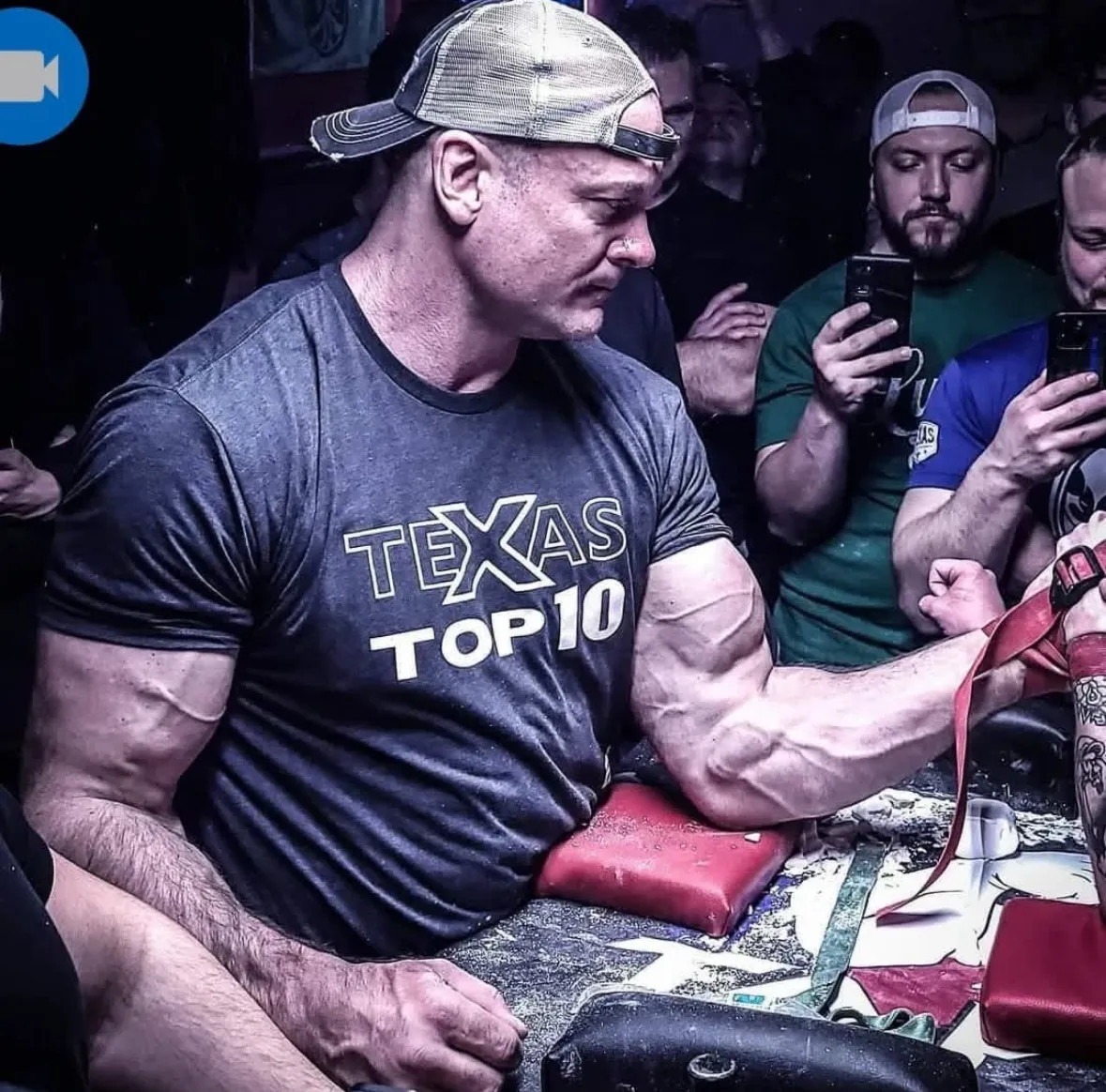 Девон Ларратт