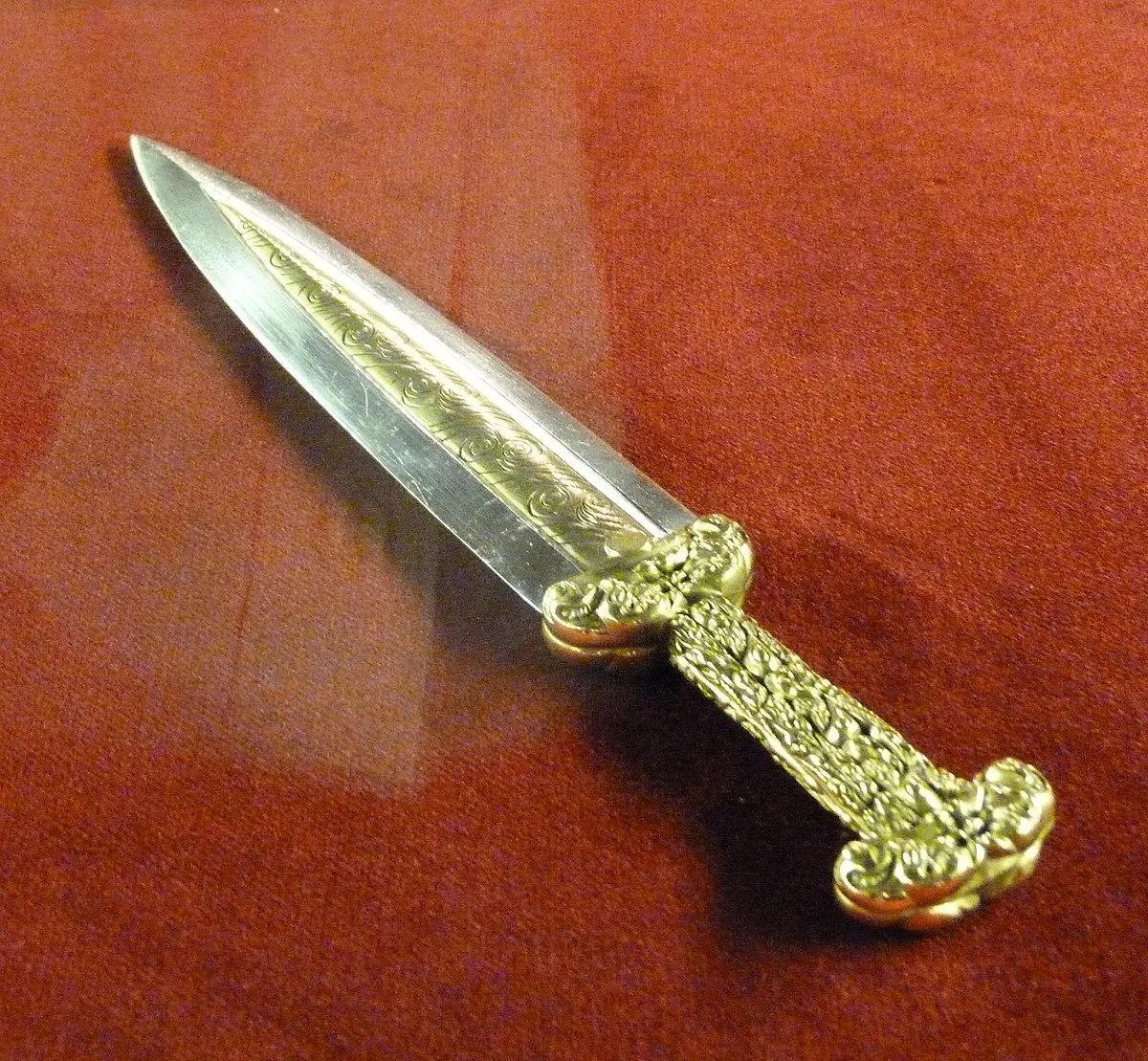 Акинак1