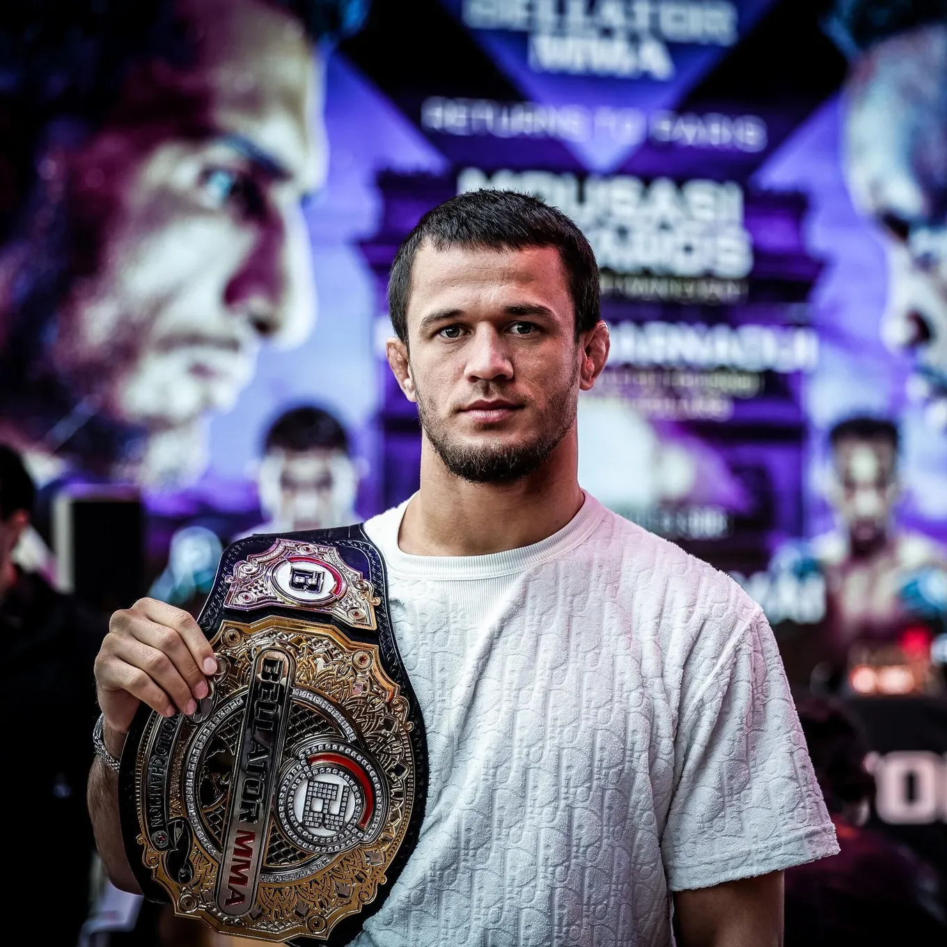 Чемпион Bellator Усман Нурмагомедов