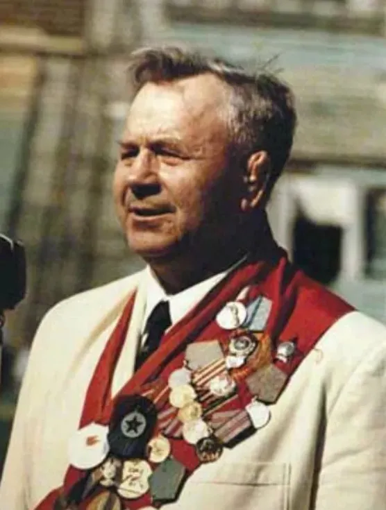 Александр Григорьевич Мазур