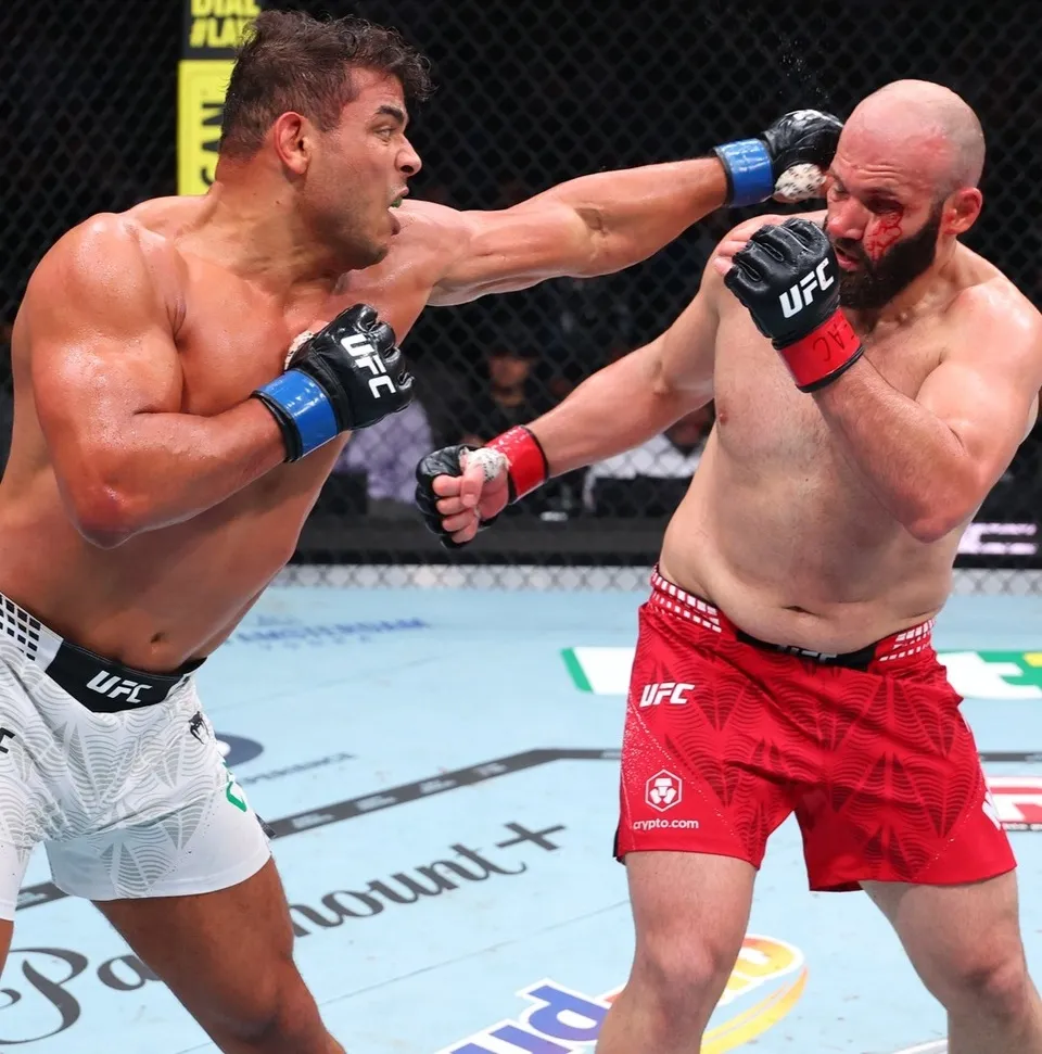 На UFC 327 Коста сенсационно победил Мурзаканова