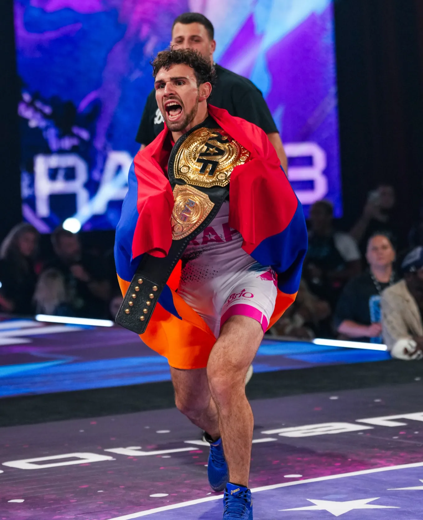 Арсен Арутюнян стал чемпионом RAF в наилегчайшем дивизионе