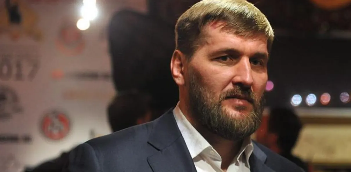 Виталий Минаков