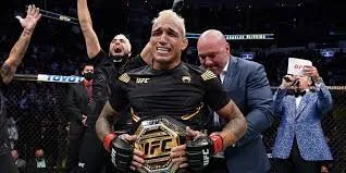 Чарльз Оливейра защитил пояс чемпиона UFC в поединке против Дастина Порье