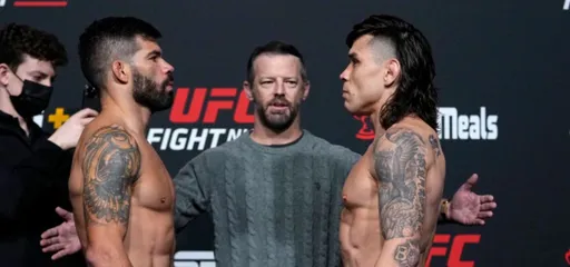 Рики Симон нокаутировал Рафаэля Ассунсао на UFC Fight Night 199