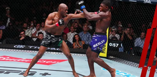 Названы обладатели бонусов турнира UFC on ESPN 69: Усман – Бакли