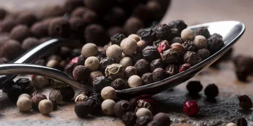 Новое исследование ведет к переоценке пользы черного перца и корицы