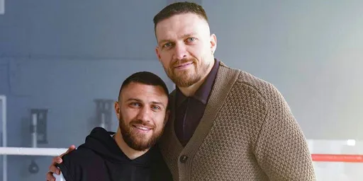 Ломаченко поздравил Усика с победой над Фьюри в реванше