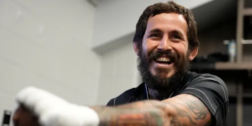Боец UFC Вера: некоторые идиоты называют Хабиба величайшим