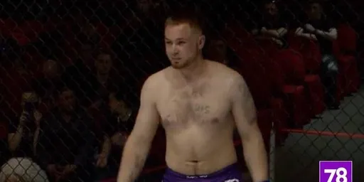 Появилось видео нападения бойца MMA на сотрудника «Победы» в Пулково