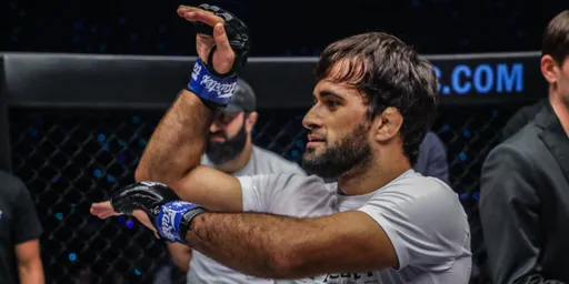 Россиянин Гасанов одержал победу над корейцем Хо Тэком на ONE Fight Night 18