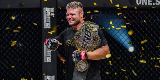 Чемпион ONE Малыхин считает, что Павлович завоюет титул UFC в следующем поединке