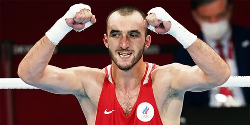 Гаджимагомедов вышел в финал чемпионата мира по боксу в Дубае