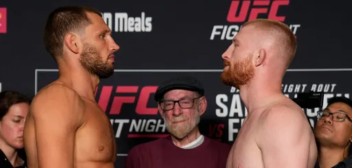 Бо Никал потерпел первое поражение в карьере, проиграв де Риддеру на UFC on ESPN 67