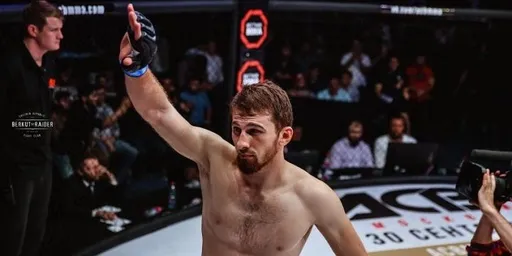 Второй поединок Берхамова и Ларкина пройдет в рамках Bellator 290