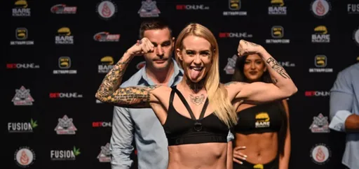 Боец BKFC Старлинг опубликовала фото в полупрозрачном нижнем белье
