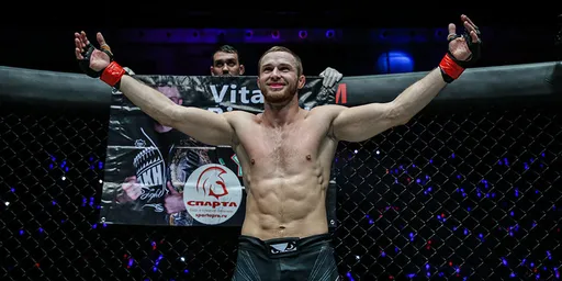 Ренье де Риддер будет защищать титул ONE Championship в бою против Виталия Бигдаша
